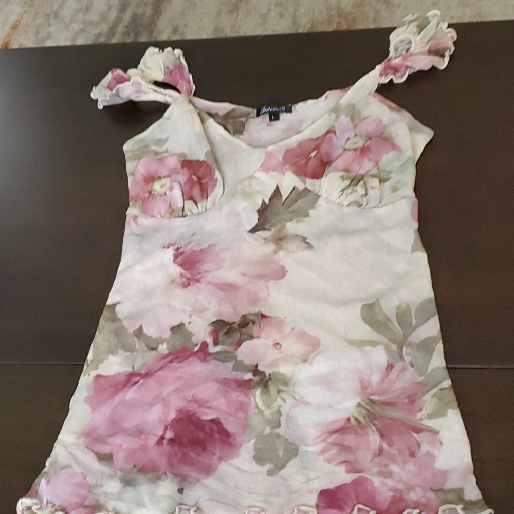 Ruffle sleeve tank